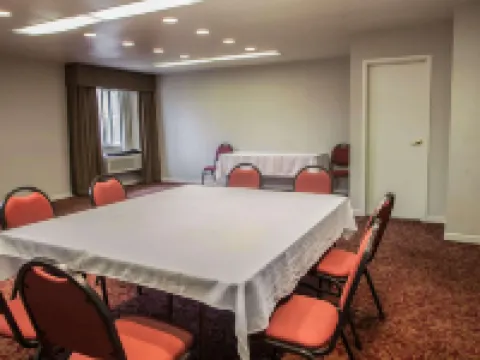 Quality Inn and Suites St Charles -West Chicago Hotels in Kane County