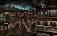Hotel Phillips Kansas City, Curio Collection by Hilton - Barer