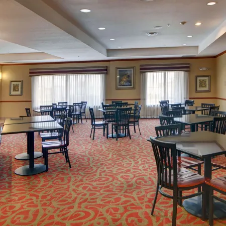 Quality Suites Near Cedar Creek Lake