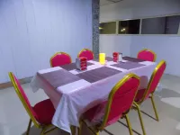 Posh Hotel and Suites Ikeja - breakfast
