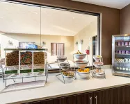 Comfort Suites McAllen Airport and la Plaza Mall - breakfast