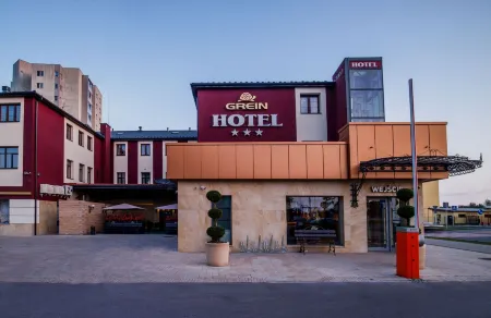 Grein Hotel Отели в г. Жешув