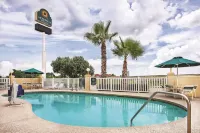 La Quinta Inn & Suites by Wyndham Houston Baytown East