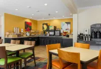 Quality Inn & Suites Bozeman - breakfast