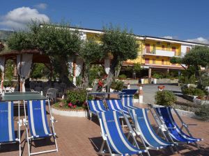 Hotel Cristina con piscina