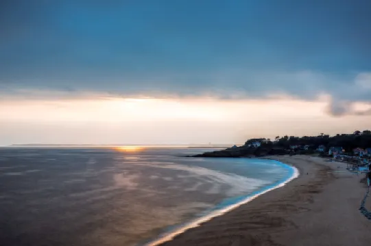 Comfort Aparthotel Saint-Nazaire les Portes de l Ocean Hotels in 