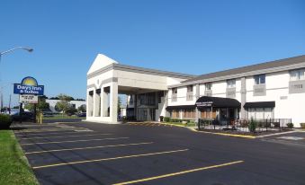 Days Inn by Wyndham Columbus East Airport