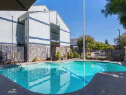 クオリティ イン フレズノ ヨセミテ エアポート フレズノのホテル