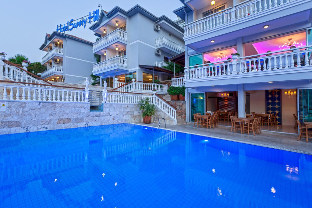 Delphin BE Grand Resort Guntur