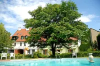 Abbázia Club Hotel Kék Hotels in Balatonfenyves