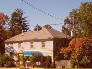 Port Albert Inn and Cottages