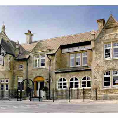 The Kings Arms Hotel Exterior