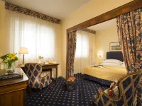 Hotel Napoleon Hotels near Esquilino