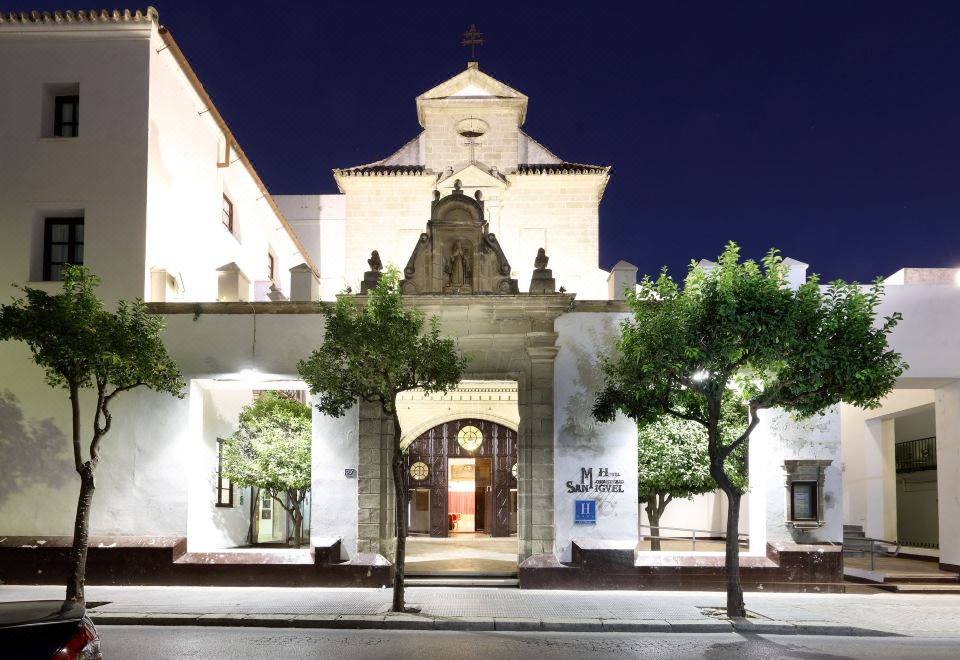 Crisol Monasterio de San Miguel - Valoraciones de hotel de 4 estrellas en  El Puerto de Santa María