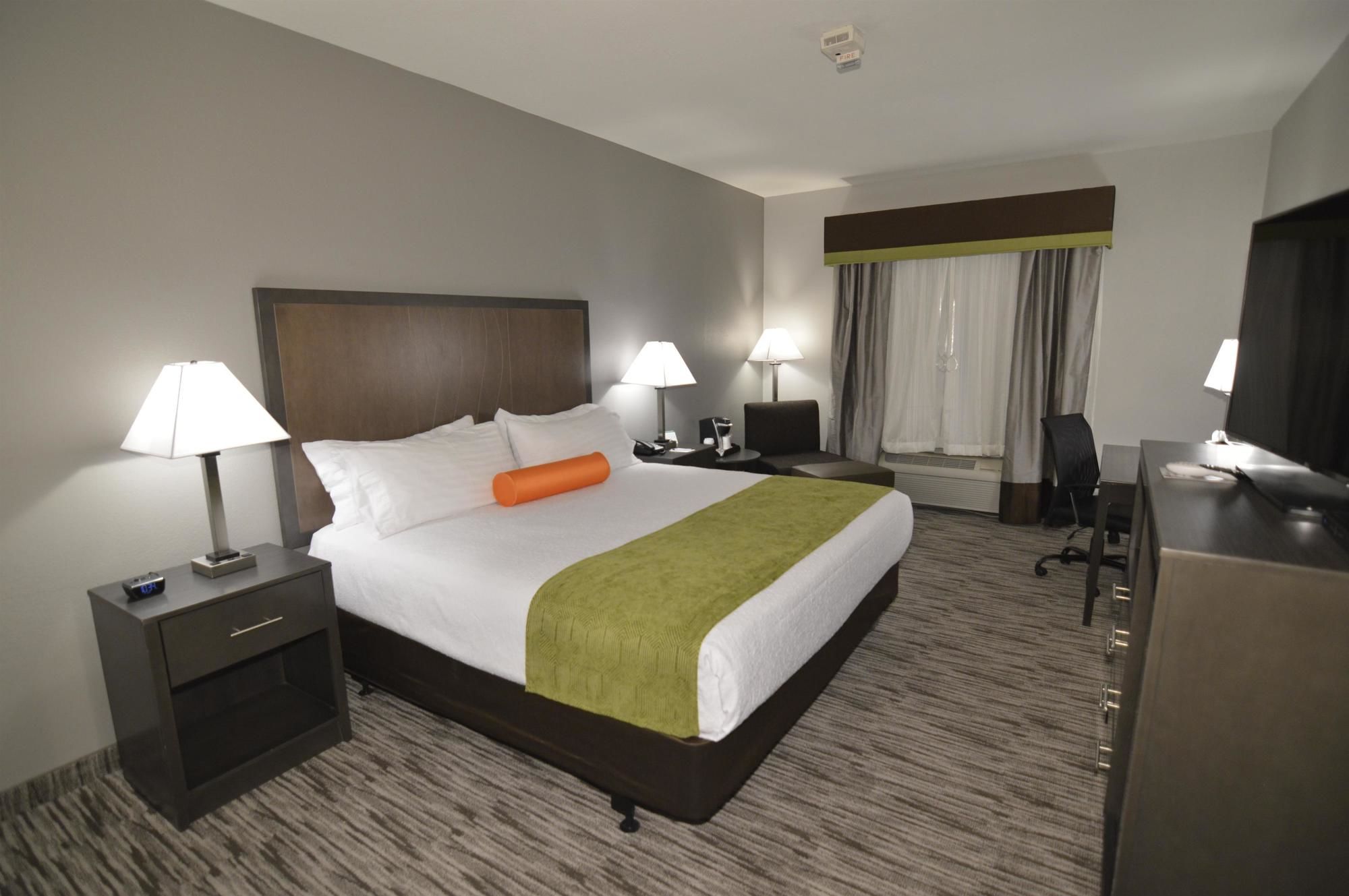 Best Western Plus Liberal Hotel & Suites