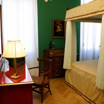 Palazzo Cendon Piano Antico Hotels near Venetian Ghetto