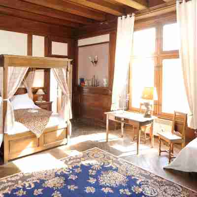 Chateau de Jallanges Rooms