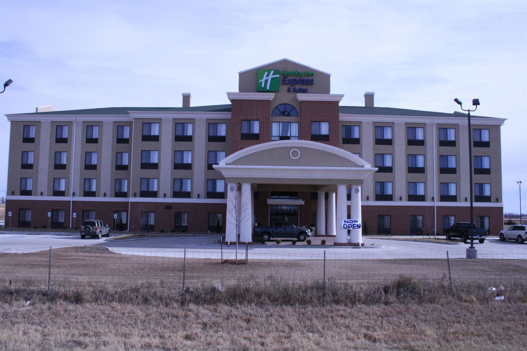 Holiday Inn Express Pratt, an Ihg Hotel