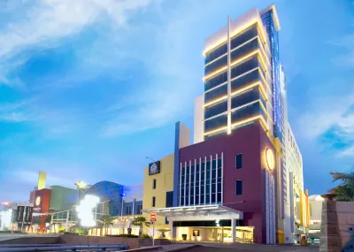 ARTOTEL TS Suites Surabaya Отели рядом с достопримечательностью «Зоопарк Сурабая»