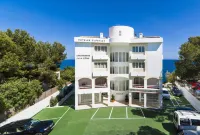 Globales Apartamentos Cala Viñas Only Adults 16 Hotels in der Nähe von Cala Mago