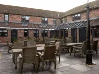Crown & Horns Hotels in East Ilsley