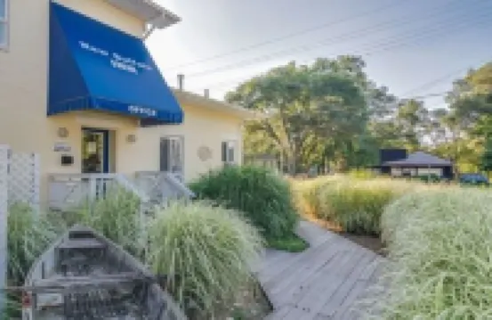 New Buffalo Inn & Spa Отели в г. 