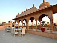 Gypsy Monkey Hotels near سيندي كامب
