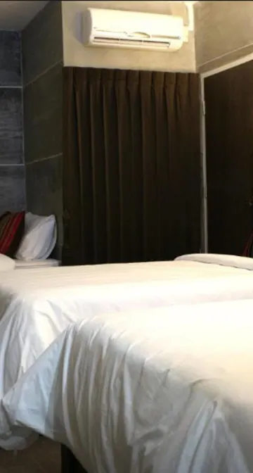 ห้องอีโคโนมี สำหรับสามท่าน