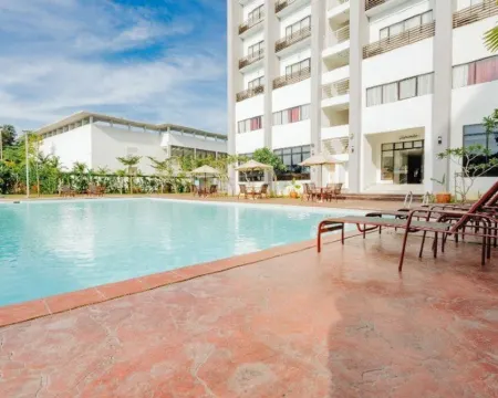 登嘉樓拉亞酒店及會議中心 瓜拉丁加奴酒店