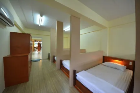 Phangan Barsay Hostel