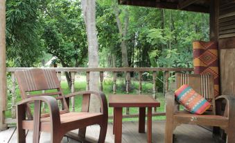 Thai Teak House Garden Homestay