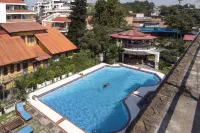 Shaligram Hotel & Spa - piscina