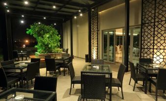 Pasar Baru Square Hotel Bandung Powered by Archipelago