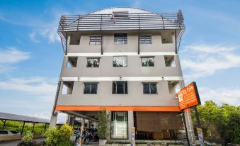 B2 Santitham (Wat Jed Yod) Boutique & Budget Hotel