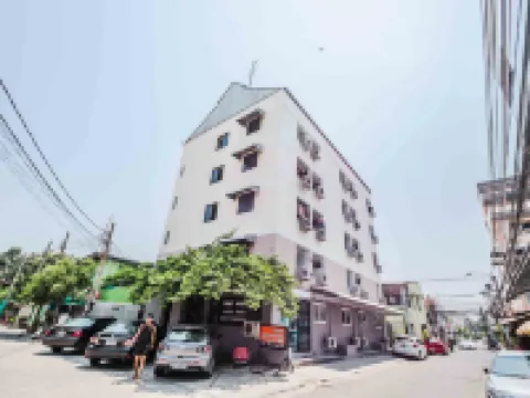 دون موانج هوتل Hotels near مطار دون موينج الدولي، الصالة 1