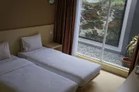 Mandala Hotel Hotels in Neglasari
