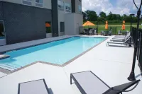 La Quinta Inn & Suites by Wyndham Opelika Auburn - Pools