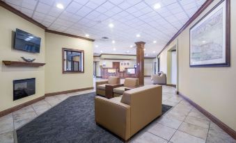 Badlands Inn & Suites