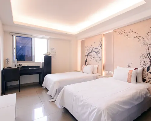Kiwi Express Hotel Hotels near Sanmin District