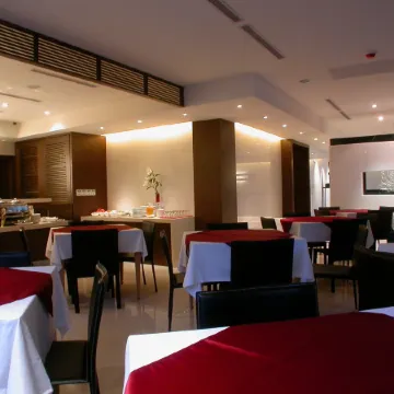 Aqua Bella Hotel Отели рядом с достопримечательностью «Бэйтоу»
