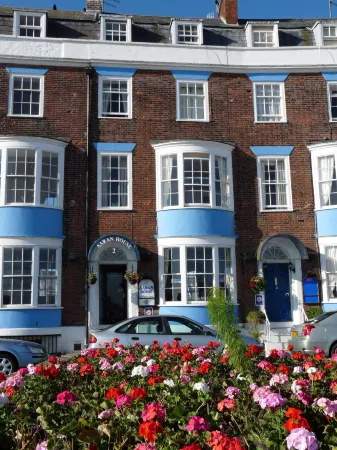 Aaran Guesthouse Отели рядом с достопримечательностью «Уэймут Бич»