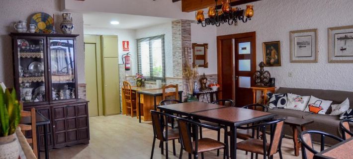 Hostal Costabella 芬吉蘿拉住宿飯店