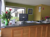 High Falls Inn & Suites