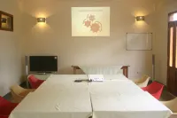 Dutchess Hotel and Restaurant Hotels in Kabarole