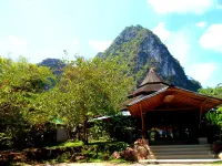 The Cliff and River Jungle Resort