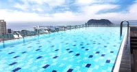 โรงแรมเอ็ม-สเตย์ เชจู - สระว่ายน้ำบนดาดฟ้า
