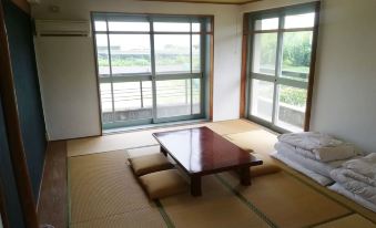 J-Hoppers Lake Biwa Guesthouse