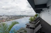 Holiday Villa Johor Bahru City Centre - Pools