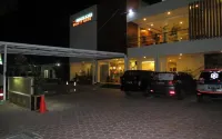 Hotel Wisata Baru Hotels in Serang