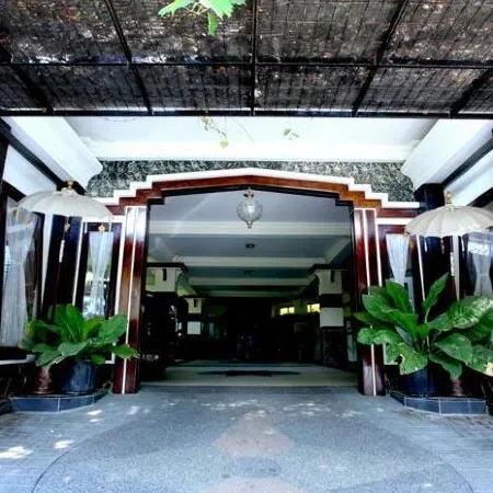 Hotel Abdul Rahman Отели в г. Мадиун